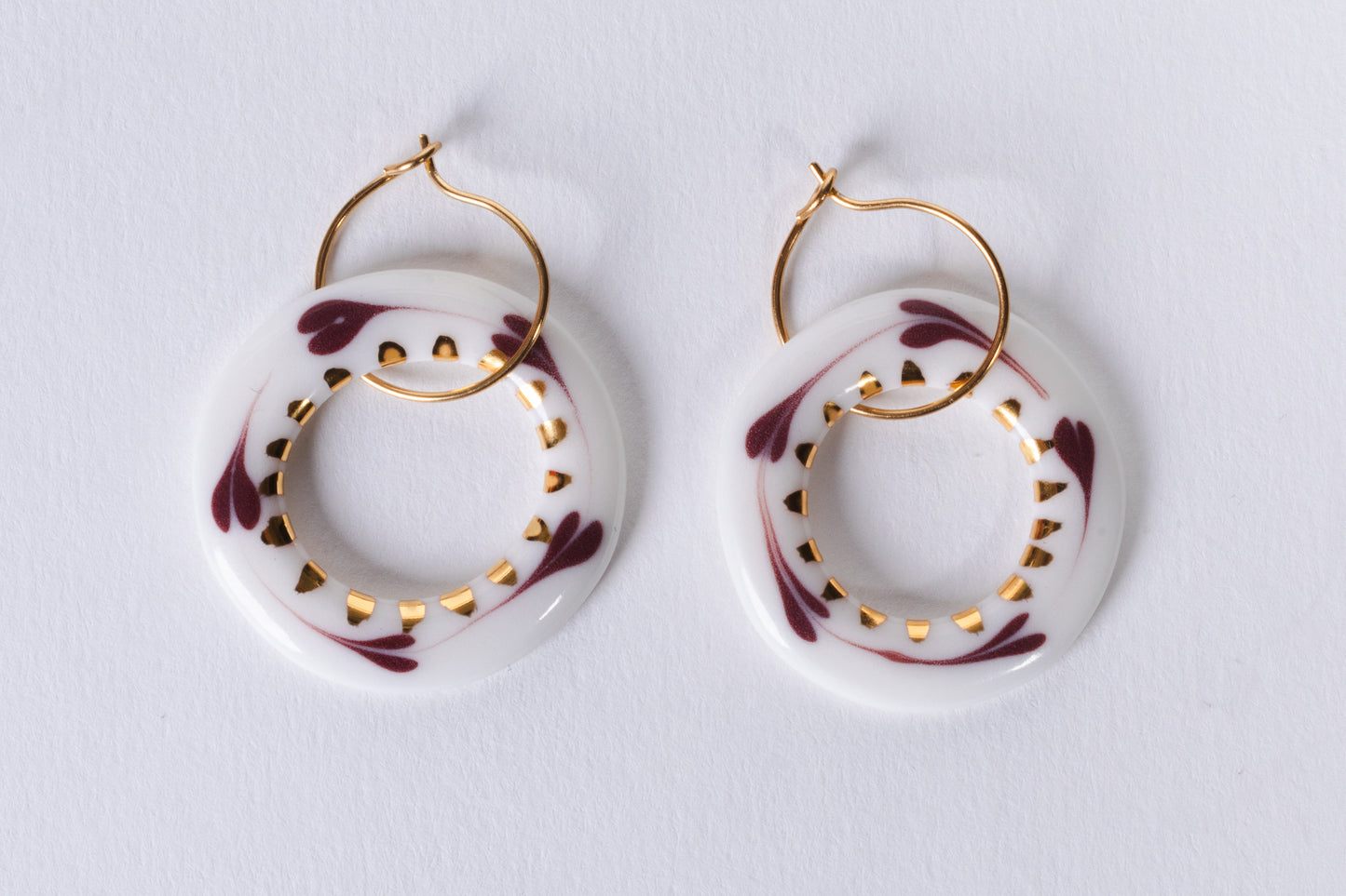 Çember Maroon Porcelain Evil Eye Earrings