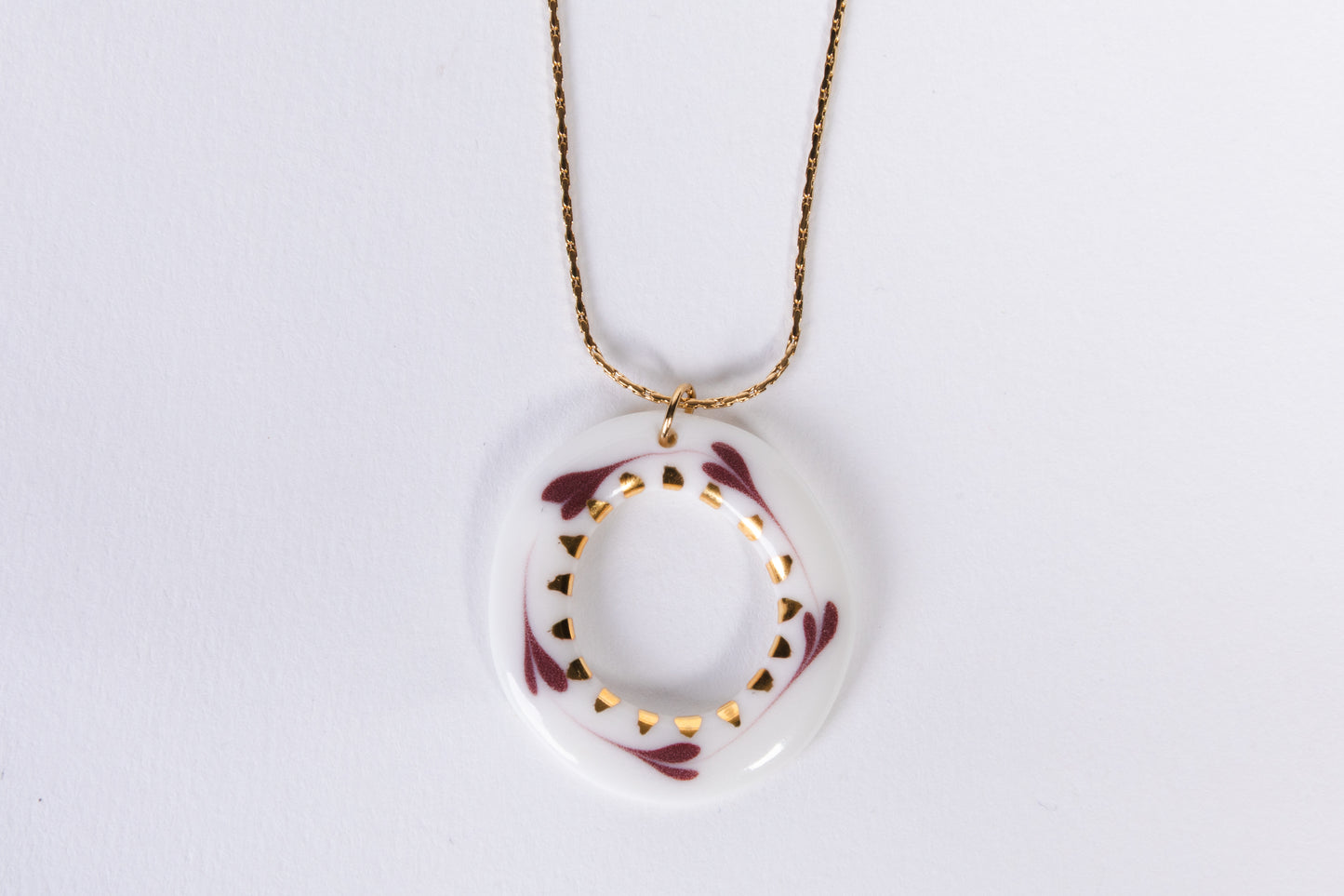 Çember Maroon Porcelain Evil Eye Pendant Necklace