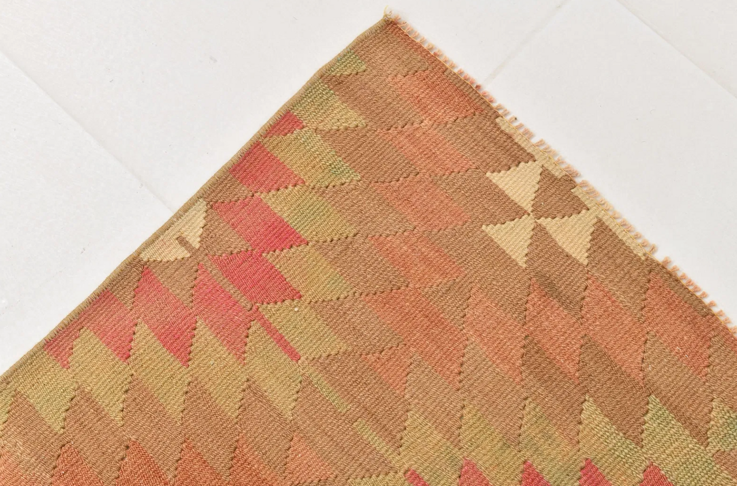 2'12" x 8'10" Vintage Anatolian Kilim Rug