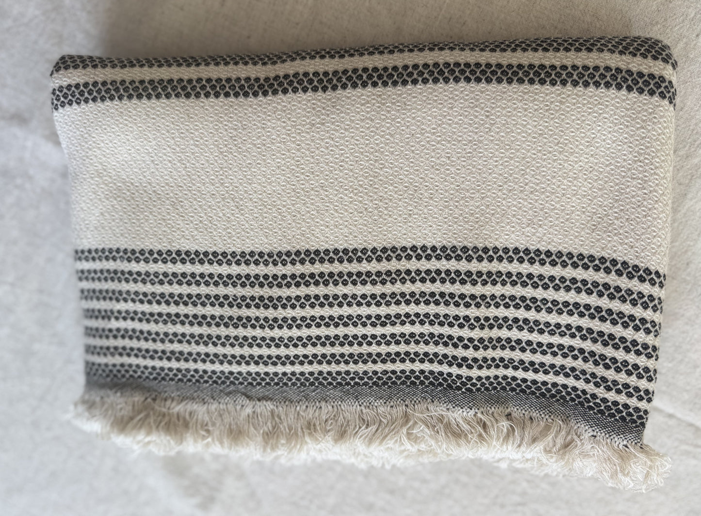 Erguvan Throw Blanket