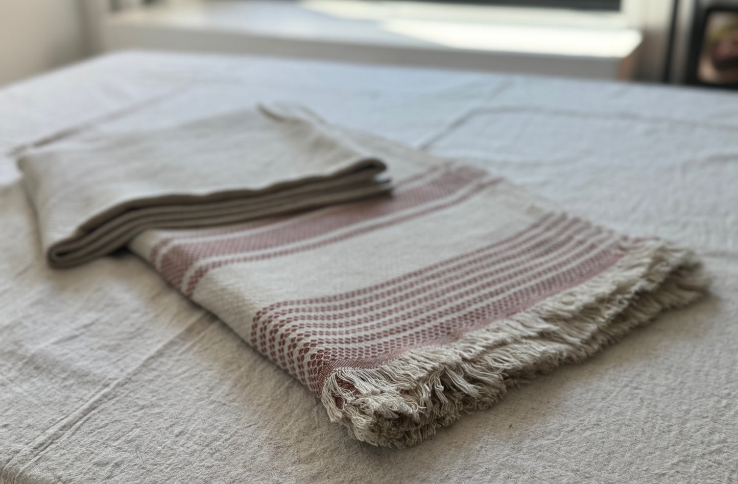Erguvan Throw Blanket