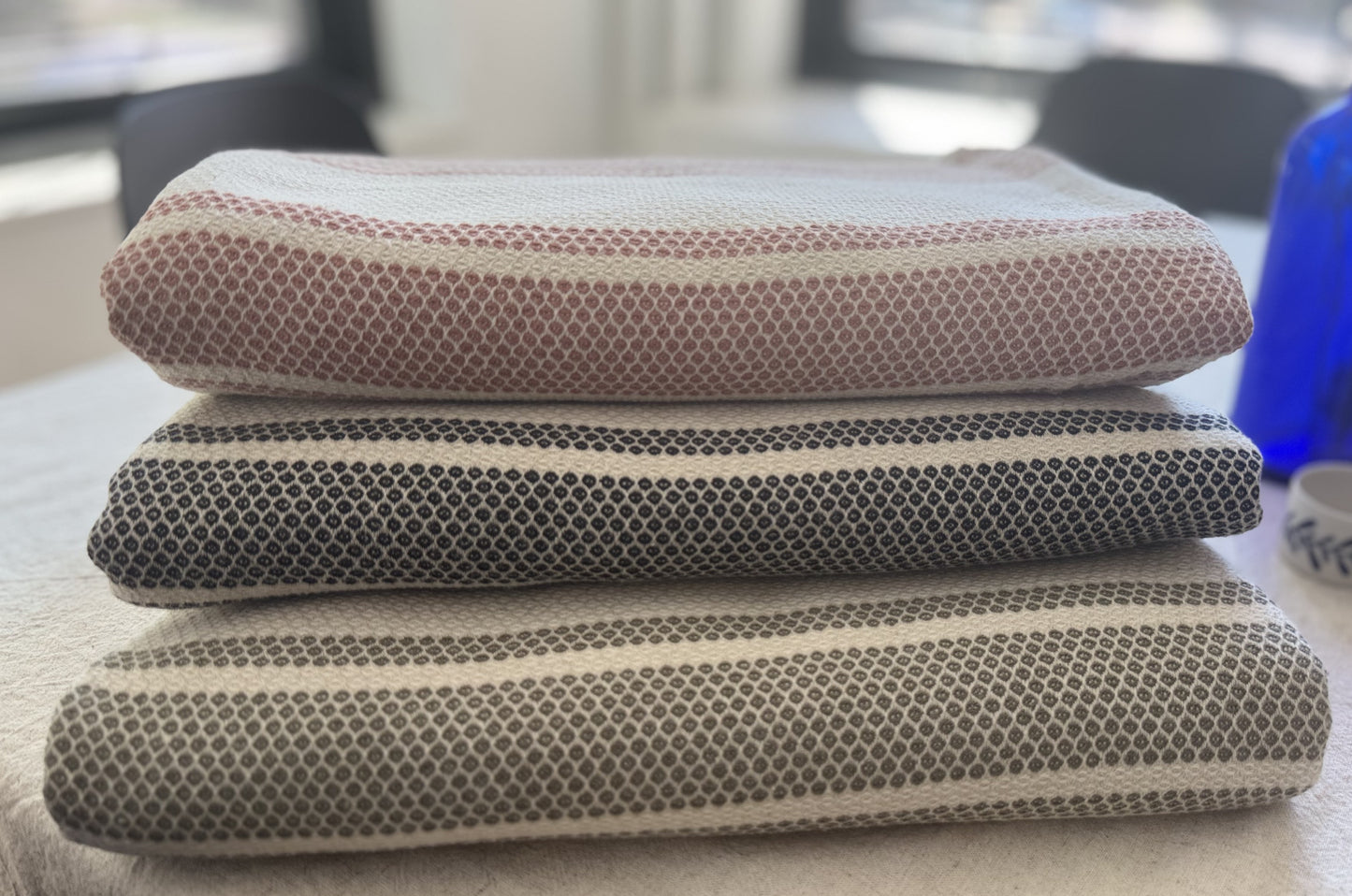 Erguvan Throw Blanket