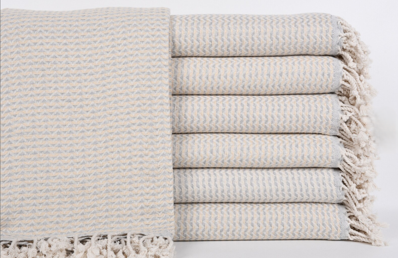 Poudre Throw Blanket/Towel
